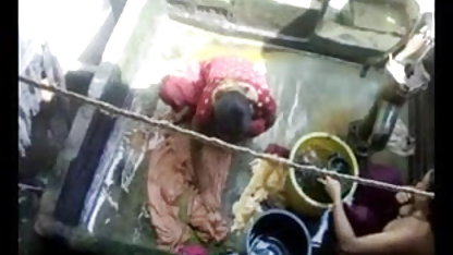सड़क सेक्सी देसी फिल्म पर peeing