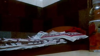 समुद्र के सेक्सी फिल्म दिखा दो सेक्सी पास समुद्र तट पर हस्तमैथुन
