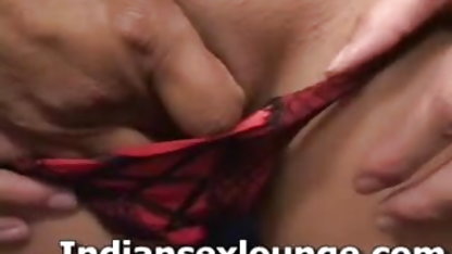 स्तन मालिश और जीभ सेक्सी फिल्म हिंदी में वीडियो के लिए एक किट्टी