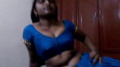 मैं चैट के लिए सेक्सी फिल्म पूरी गया था, और यह निकला