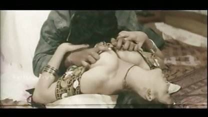 गुदा में हिंदी में सेक्सी मूवी फिल्म आधा हाथ!