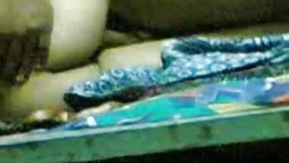 परिपक्व माँ हो जाता सेक्सी मूवी बफ है सेक्स के साथ बेटी के दोस्त