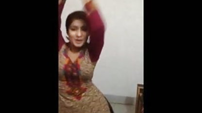 लाया सेक्सी मूवी पिक्चर हिंदी काले बाल वाली घर और टक्कर लगी है पर के सोफे