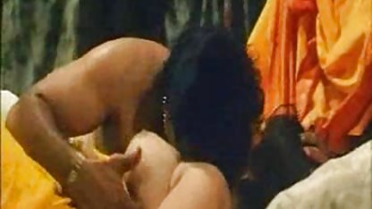 अनुष्ठान सेक्स के साथ एक सुंदर काले बाल सेक्सी फिल्म वीडियो नंगी वाली