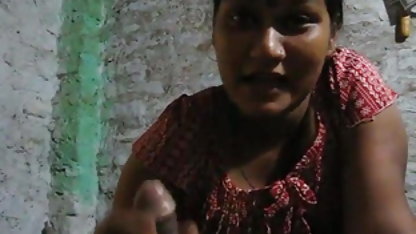 दो गर्लफ्रेंड बनाने एक के लिए सेक्स करने वाला फिल्म एक वयस्क किसान
